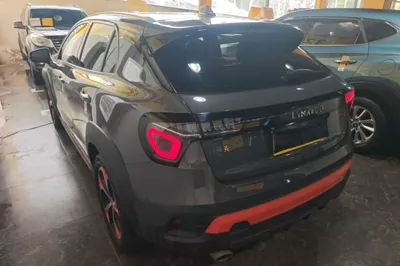 Lynk & Co 02