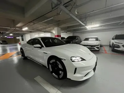 Porsche Taycan