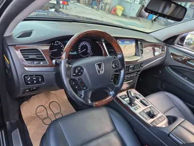 Hyundai Equus