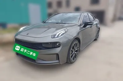 Lynk & Co 03