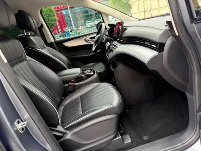 Roewe iMAX8