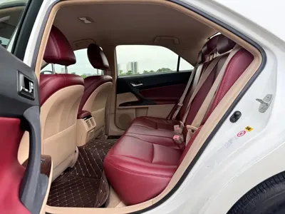 Toyota Reiz