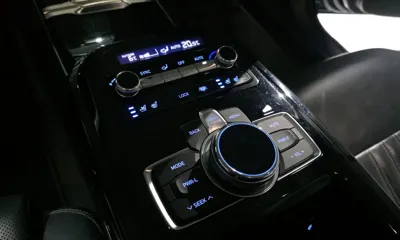 Genesis EQ900