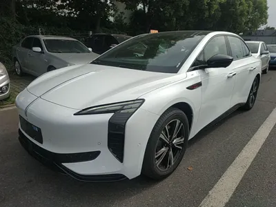 Hongqi EH7