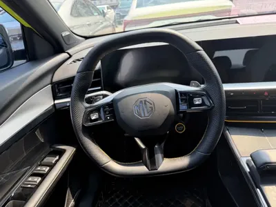 MG MG5 Scorpio