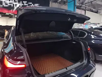 BMW i7