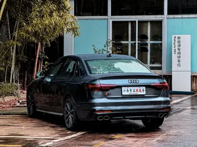 Audi S4