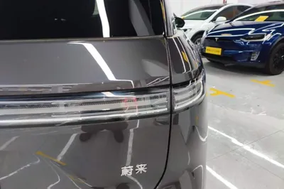 Nio ES8