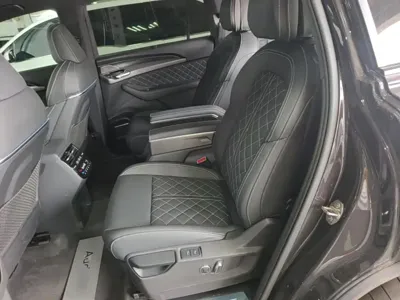 Audi Q6