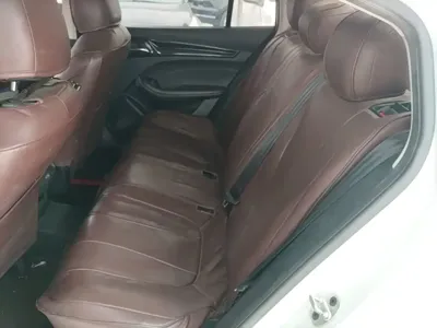 Roewe i5