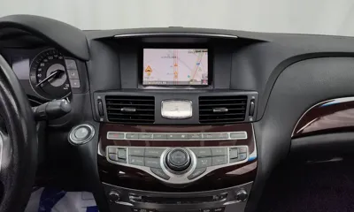 Infiniti M