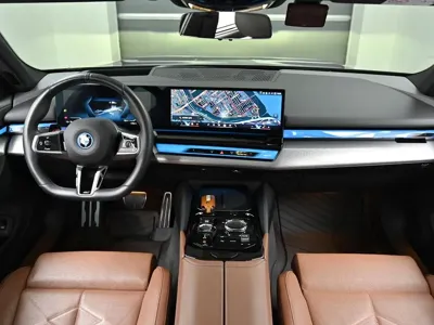 BMW i5