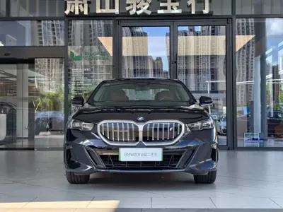BMW i5