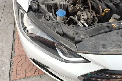 Hyundai Elantra (6th Generation