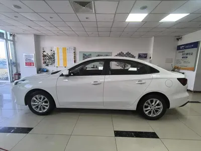 Roewe i5
