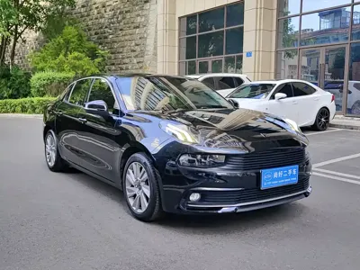 Lynk & Co 03