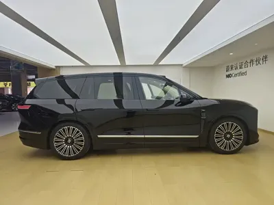 Nio ES8