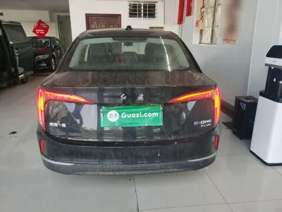 Hongqi E-QM5
