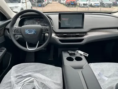 Hongqi Hongqi E-QM5