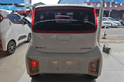 Baojun E200