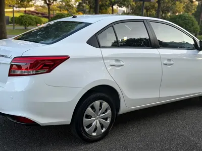 Toyota Yaris L