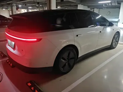 Li Auto Li i8