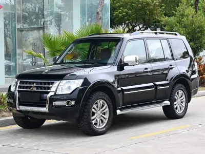 Mitsubishi Pajero (Import)