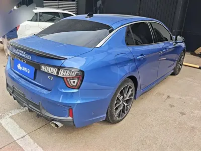 Lynk & Co 03
