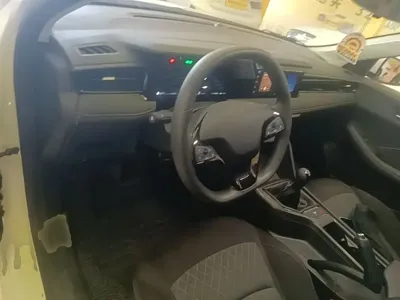 Roewe i5