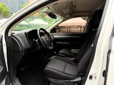 Mitsubishi Outlander (Import)