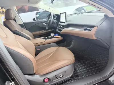Hongqi Hongqi E-QM5