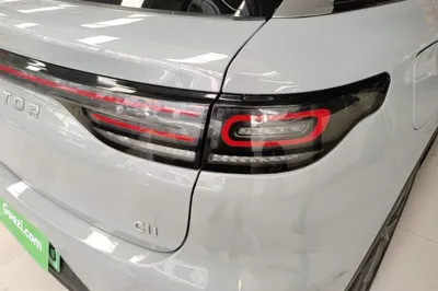 Leapmotor C11