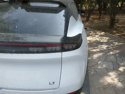 Dongfeng Fengshen L7