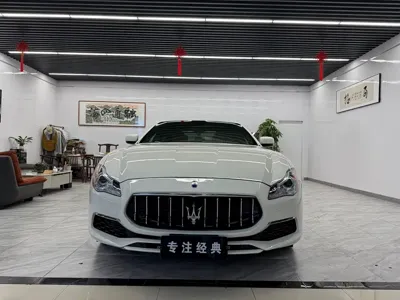 Maserati Quattroporte