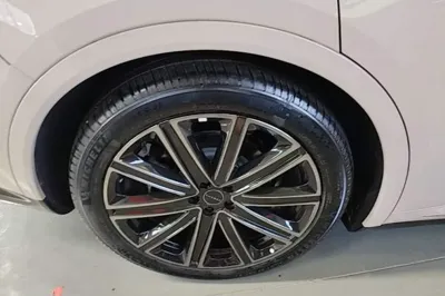 Hima Luxeed R7