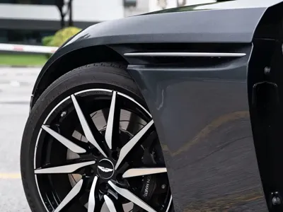 Aston Martin DB11