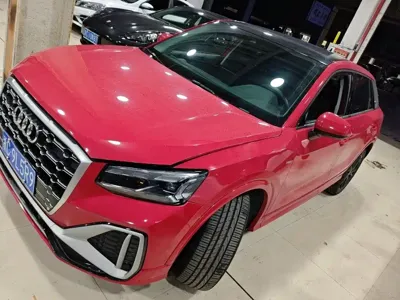 Audi Q2L