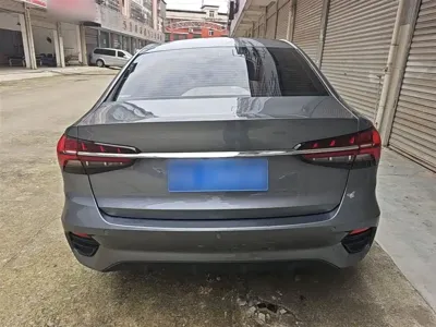Roewe i5