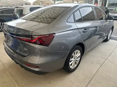 Roewe i5