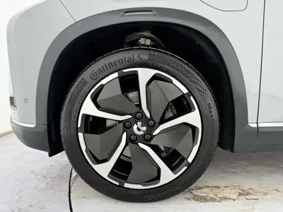 Nio ES8