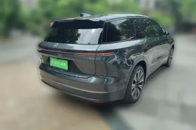 Nio ES8