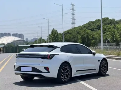 Zeekr 001