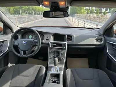 Volvo S60 (Import)