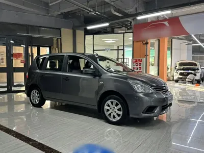Nissan Livina