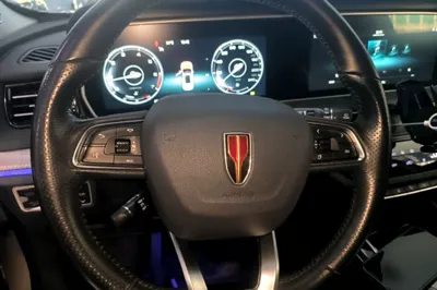 Hongqi HS5