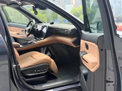 Nio ES8