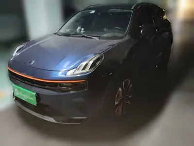 Lynk & Co 06