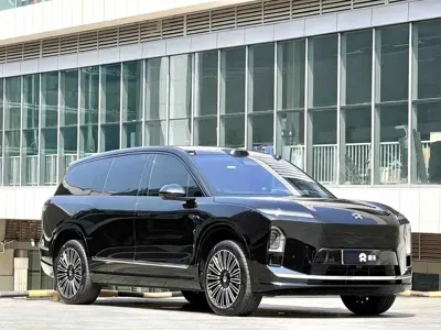 Nio ES8
