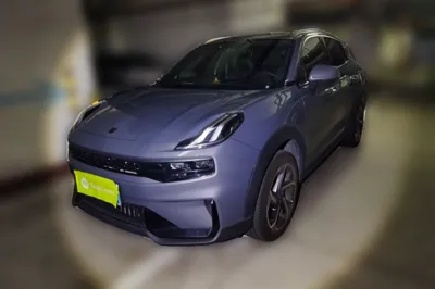 Lynk & Co 06