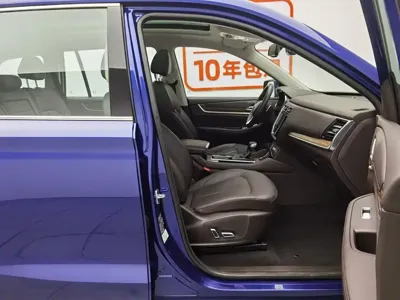 Roewe RX8
